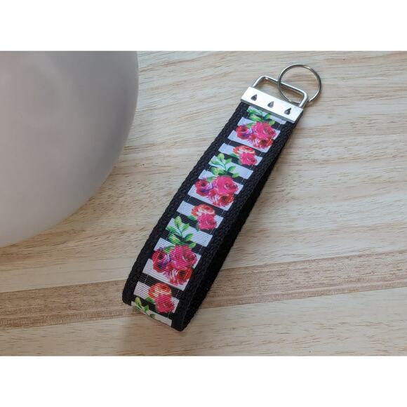 Rose Flower‎ Keychain Wristlet Boho Fabric Key Ring FOB Red Black Farmhouse Gift - Picture 4 of 8
